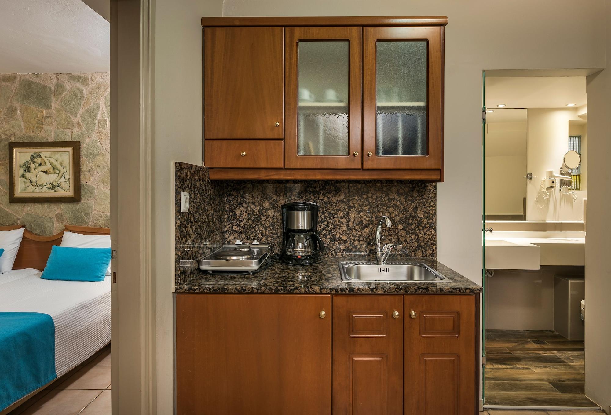 Elotis (adults Only) 3*